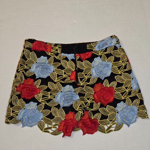 Alice + Olivia Amaris Embroidered Floral High Waist  Shorts Size 4 - Picture 2 of 6
